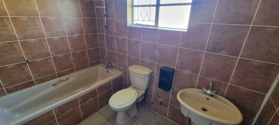 5 Bedroom Property for Sale in Roodewal Free State